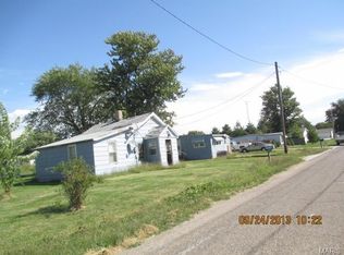 1915 W Adams St, Bowling Green, MO 63334