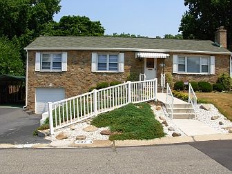1st image of 407 S Lynn Dr