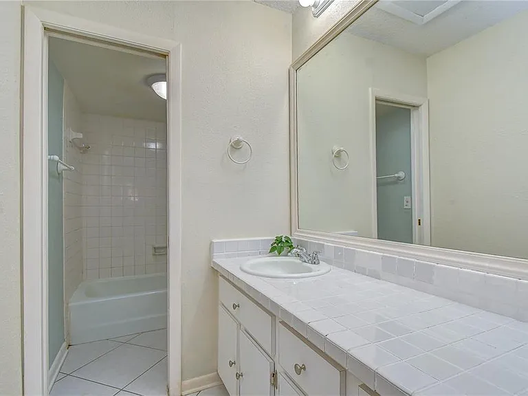 230 Cypress Pl — Photo 35