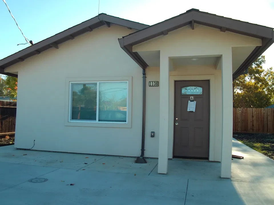 1136 Grand Ave #A