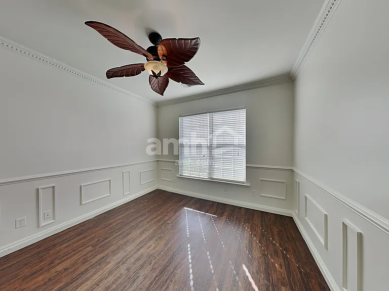 4059 Houldsworth Dr — Photo 13