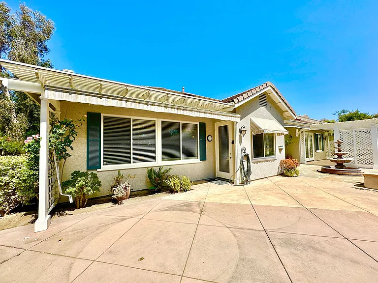 933 Highland Park — Photo 18