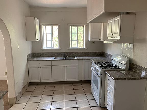 3rd image of 620 N College Ave #620