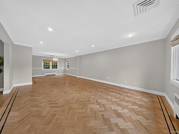 5th image of 17 Maxwell Road
