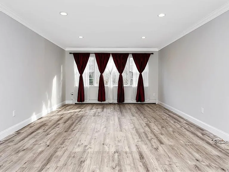 2185 Sultana Dr — Photo 16