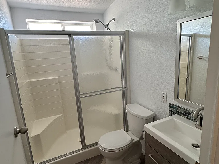 1554 N Guam St #1 — Photo 2