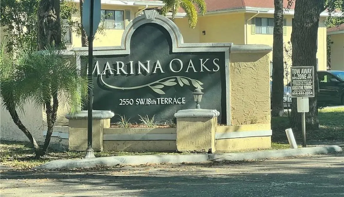 2 bed, 950 sqft, $2,191 — Photo 1