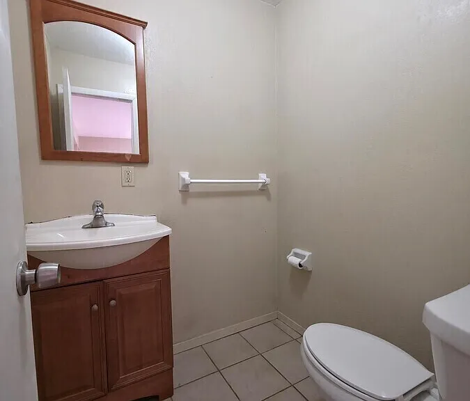 3837 NE Colonial Dr — Photo 6