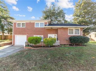 81 Wheatland Dr, Hampton, VA 23666