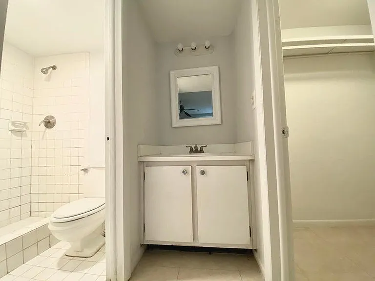 626 NW 13th St #16 — Photo 8
