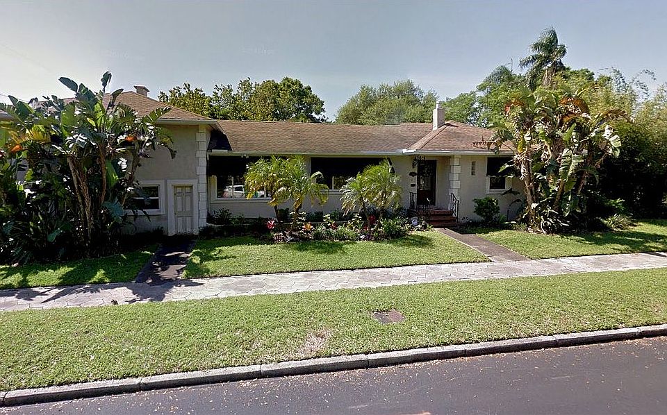 1st image of 930 32nd Ave N