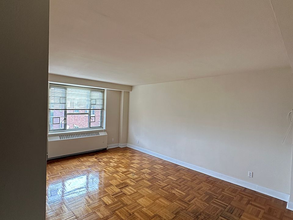 1st image of 61-33 186th St #13