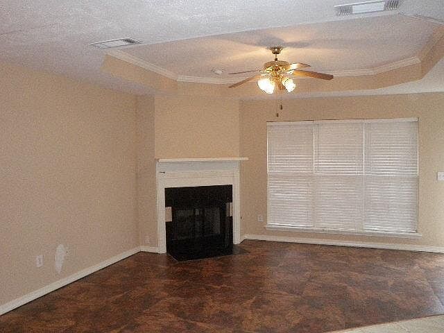 Living area; gas logs