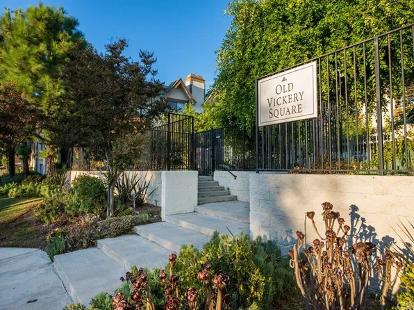 6864 Hatillo Ave APT E, Los Angeles, CA 91306