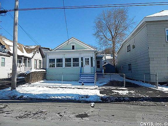 3rd image of 404 Carbon St