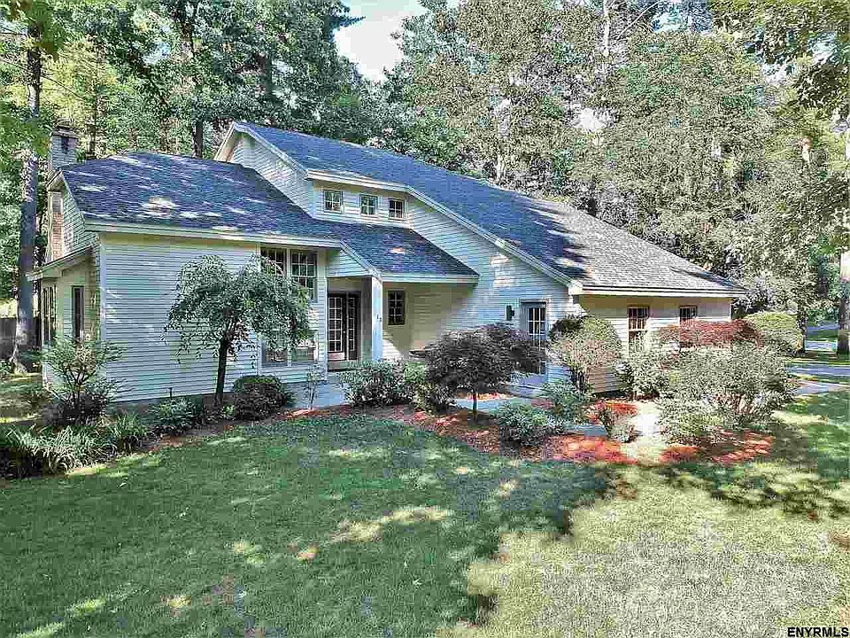 1st image of 13 Heather Dr