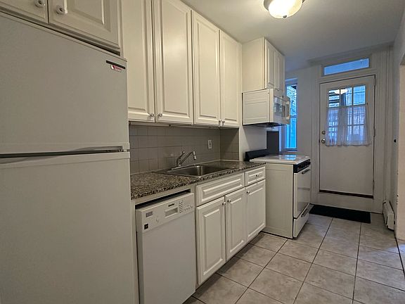 4th image of 682 Humboldt St