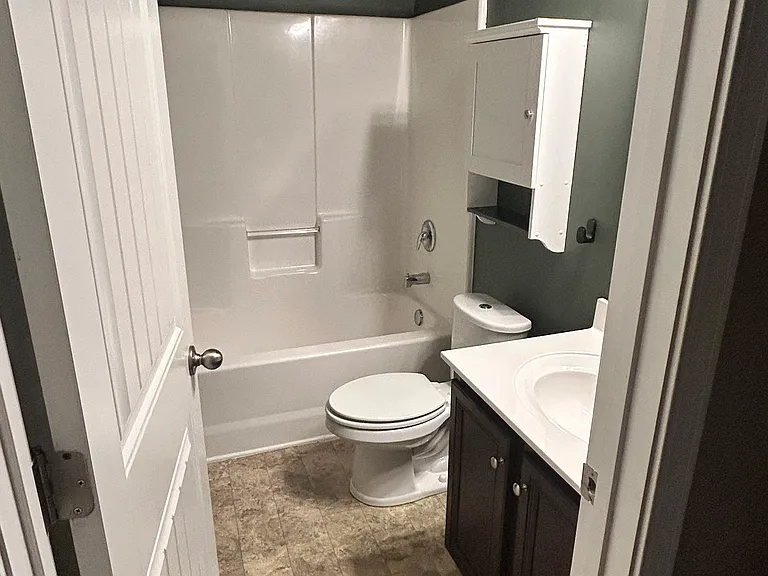 327 Lost Lake Dr — Photo 13