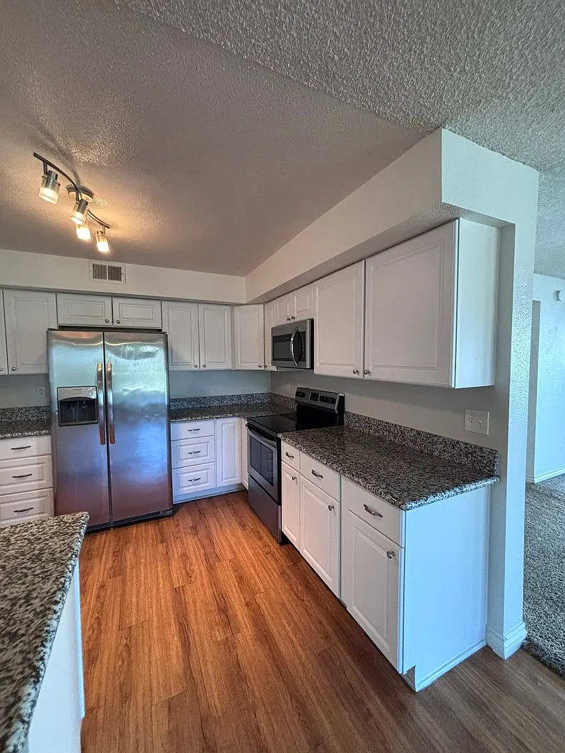 4541 Contour Blvd. — Photo 3