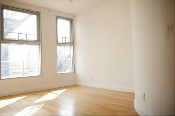 Rented by 90 Clermont Avenue LLC  | media 9