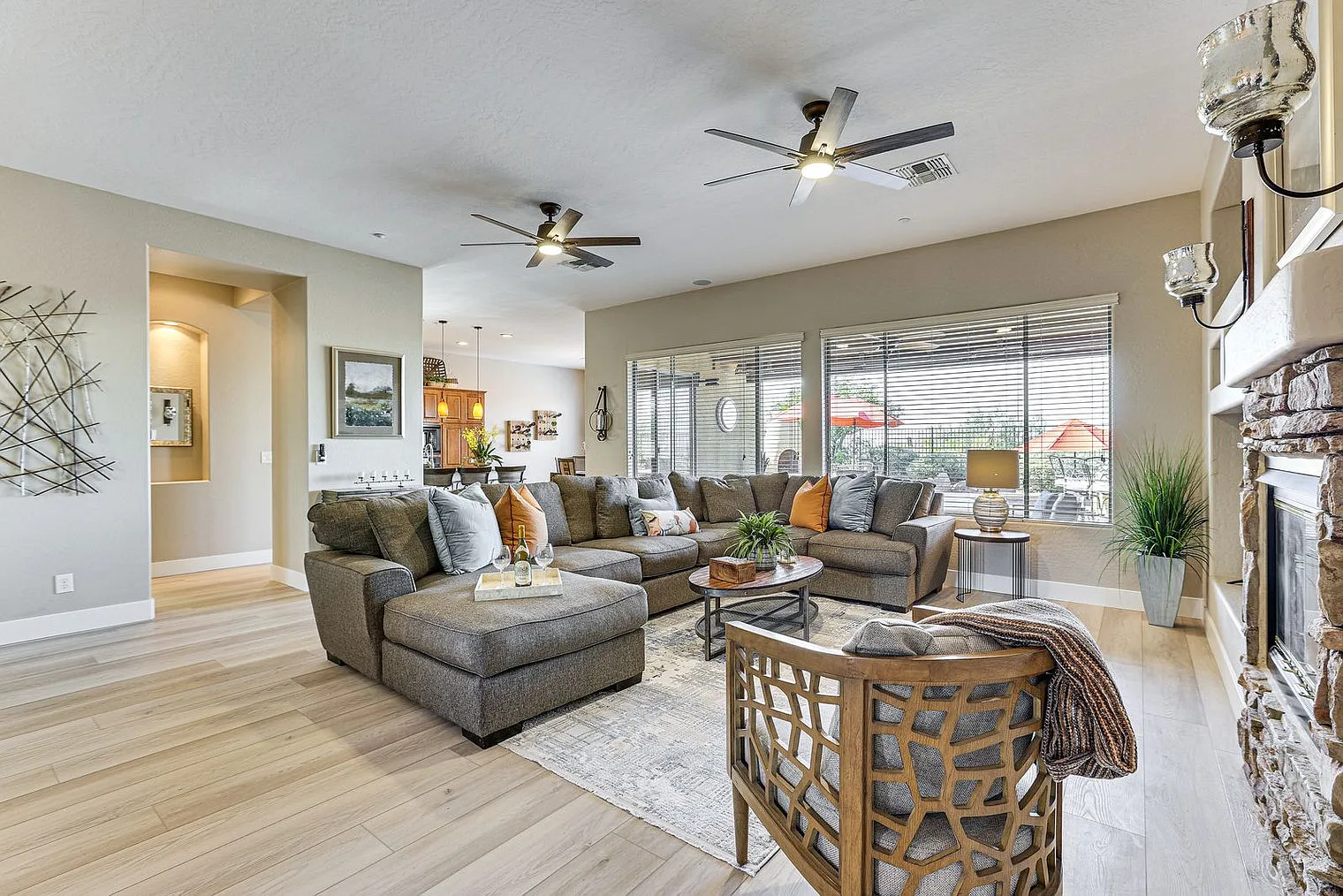 3 bed, 2.0 bath, 2249 sqft, $3,774 — Photo 3