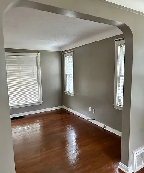 4610 Wellington Ave — Photo 6
