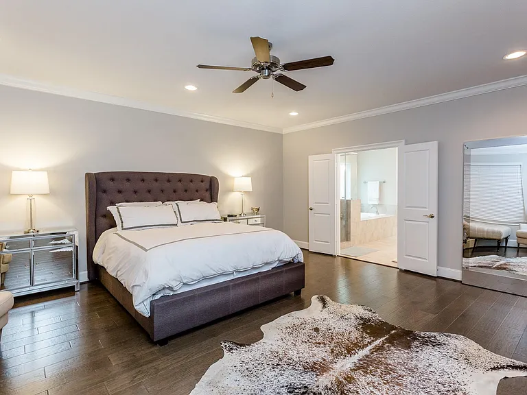 2413 Detering St — Photo 28