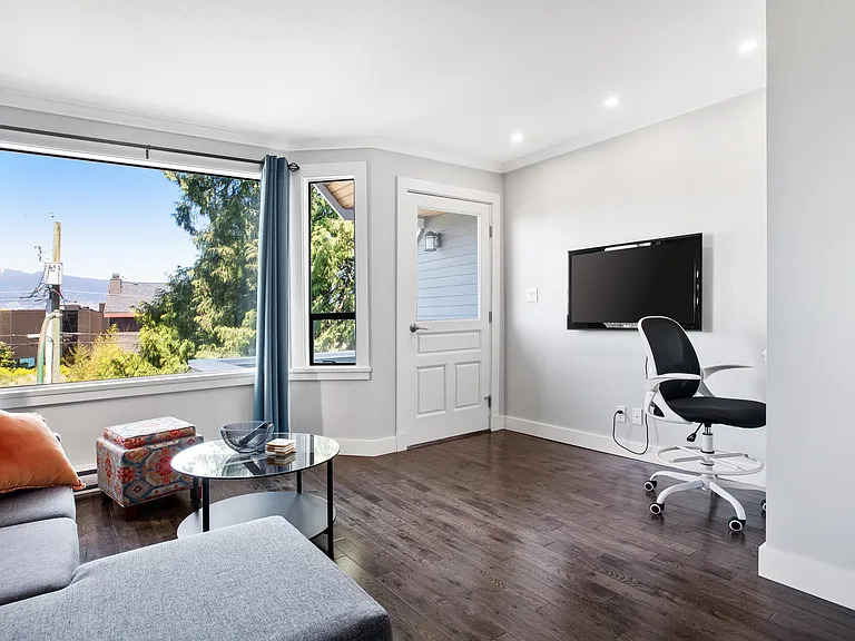 3546 Point Grey Rd #B — Photo 2