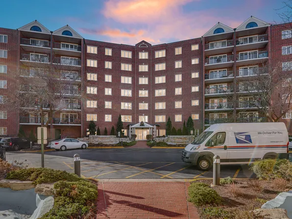 8560 W Foster Ave Unit 707, Norridge, IL 60706