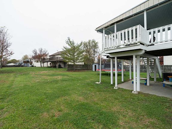 3rd image of 109 Springwood Dr