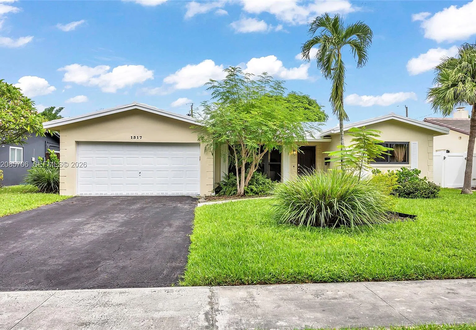 4 bed, 2342 sqft, $5,295 — Photo 1