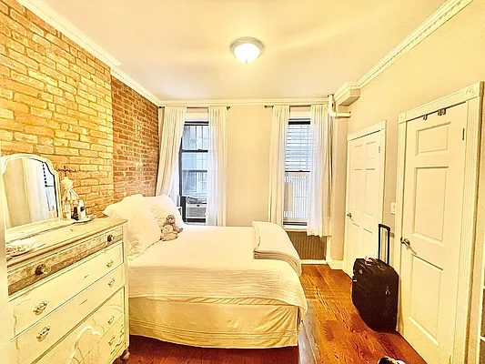 Rented by Century 21 Premier  | media 13