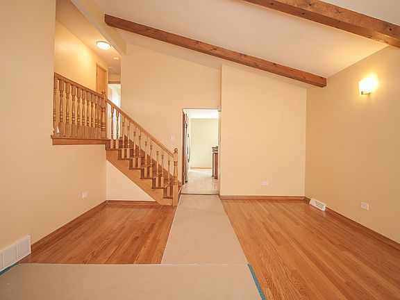3rd image of 5913 W 99th St