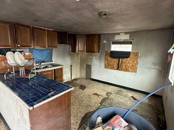 4th image of 2825 SE 14th St #39