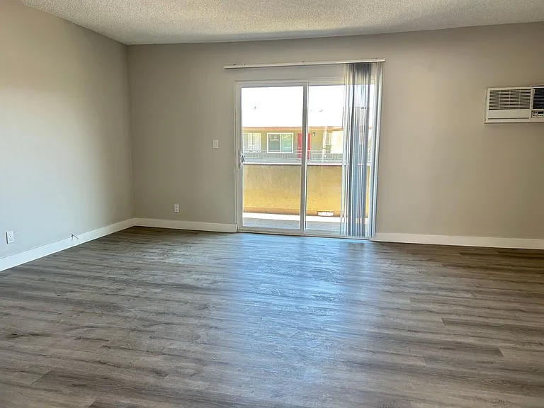 The Riviera Apartments — Photo 21