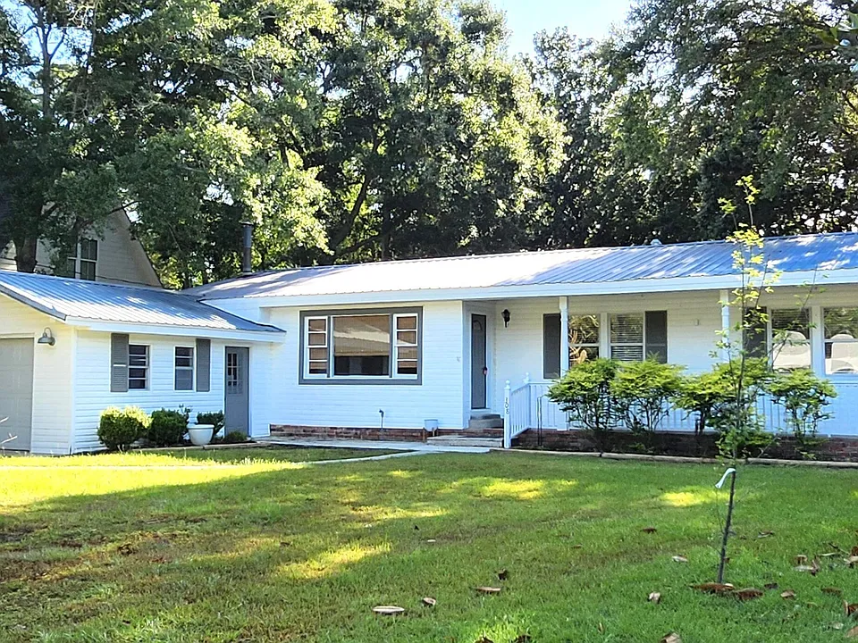 308 Live Oak St