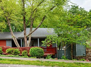 2004 S Deerborn Cir, Columbia, MO 65203