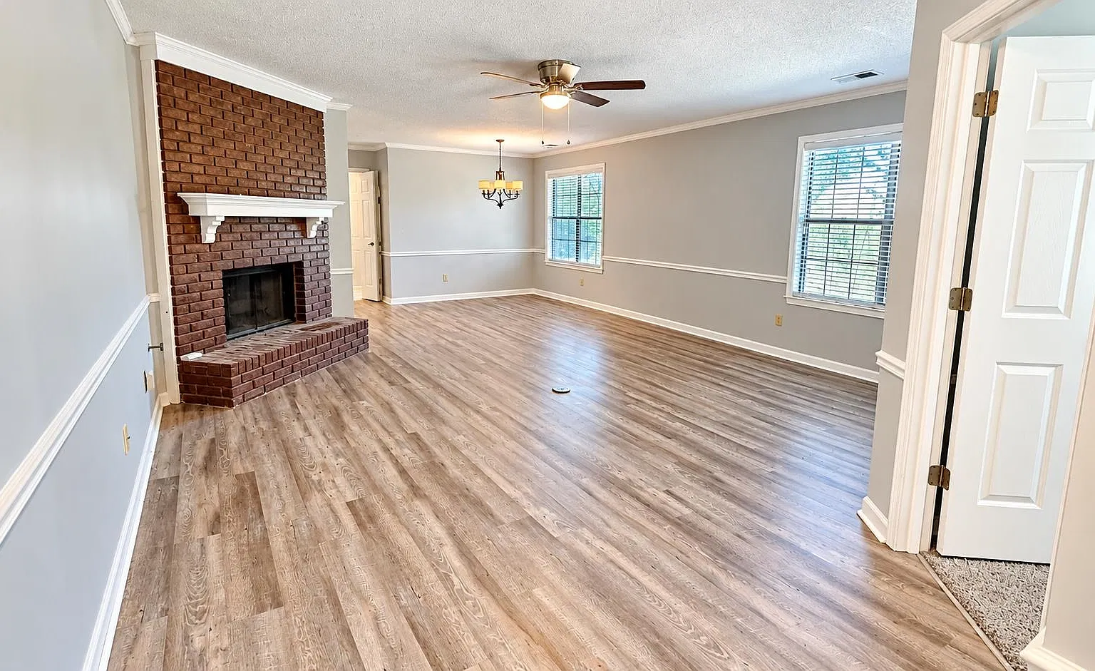 3 bed, 2.0 bath, 1591 sqft, $2,250 — Photo 2