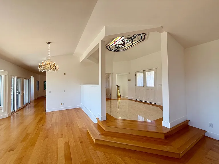 51 Via Los Altos — Photo 8