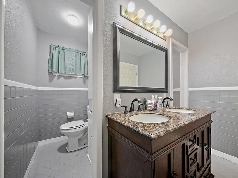 4534 Kosarek Dr — Photo 18