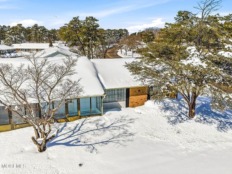 32 Buckingham Dr N #B — Photo 38