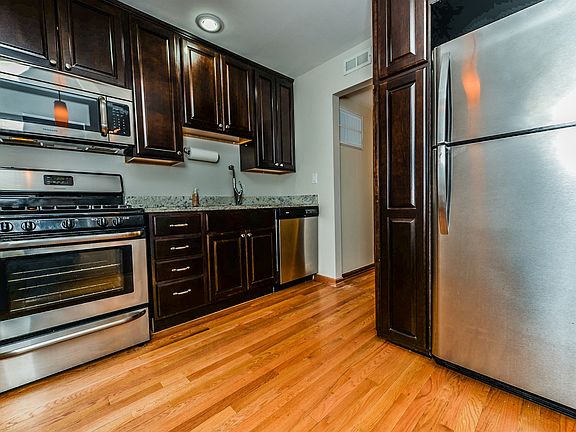 2nd image of 5400 Carriageway Dr APT 206