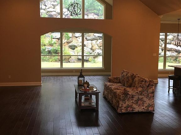 3rd image of 142 Apple Blossom Pl