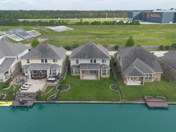 3795 Lake Bend Shore Dr, Spring, TX 77386