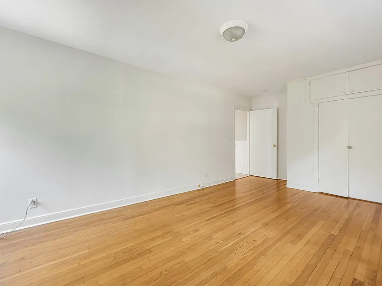 14 Grove Ln — Photo 30