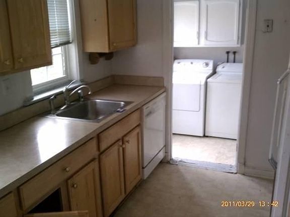 2nd image of 4101 Pineridge Dr