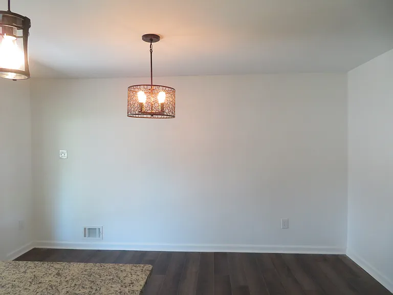 7895 Pavilion Dr — Photo 20
