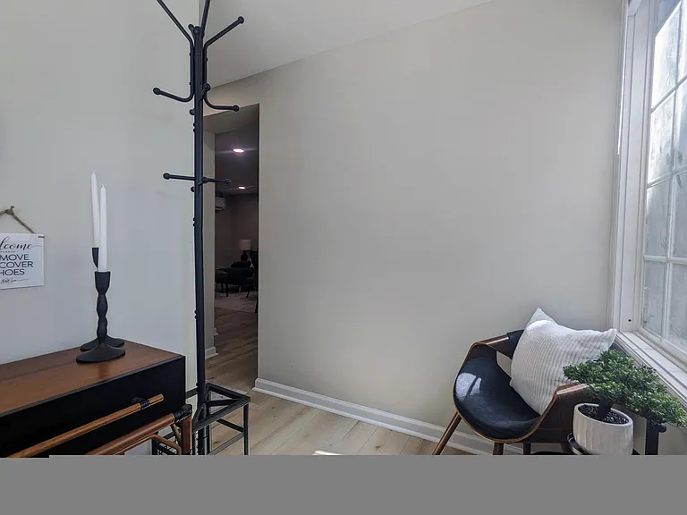 909 E Lenoir St #B — Photo 4
