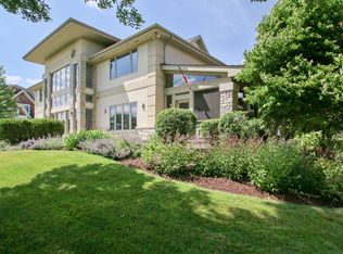1120 Turnberry Ct, Lake Geneva, WI 53147