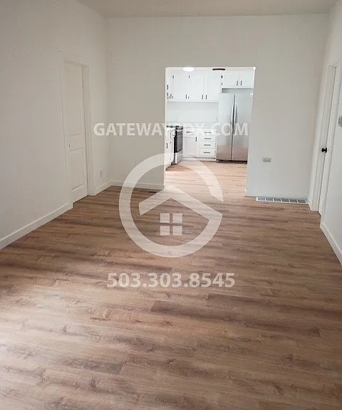 660 Monmouth St — Photo 7